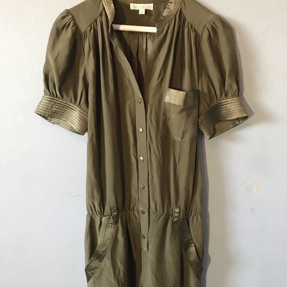 Fleur Wood 100% silk green romper size 1